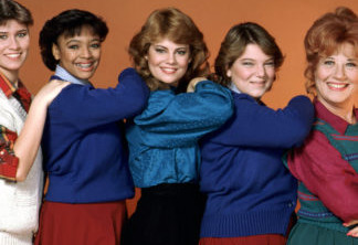 THE FACTS OF LIFE, Nancy McKeon, Kim Fields, Lisa Whelchel, Mindy Cohn, Charlotte Rae, (Season 5, 1984), 1979-88. © Embassy Pictures / Courtesy: Everett Collection