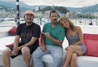 Adam Sandler e Jennifer Aniston são suspeitos de assassinato em fotos de Mistério no Mediterrâneo, da Netflix