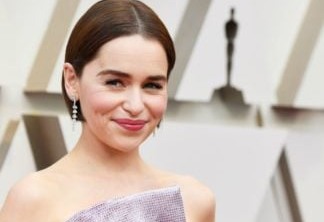 "Um pedaço do meu cérebro morreu", diz Emilia Clarke após aneurisma