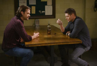 Sam e Dean lidam com morte de personagem em fotos do novo episódio