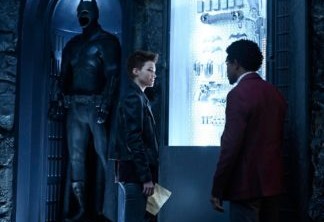 Batwoman -- “Pilot” -- Image Number: BWN101e_0193.jpg -- Pictured (L-R): Ruby Rose as Kate Kane and Camrus Johnson as Luke Fox -- Photo: Kimberley French/The CW -- © 2019 The CW Network, LLC. All Rights Reserved.