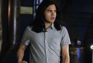 Carlos Valdes garante que não deixará elenco de The Flash na 6ª temporada