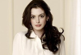 Anne Hathaway vira Coringa em imagem incrível; veja