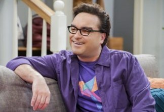 Mulher de astro de The Big Bang Theory mostra barrigão de grávida e emociona fãs