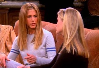 Jennifer Aniston e Reese Witherspoon recriam cena de Friends