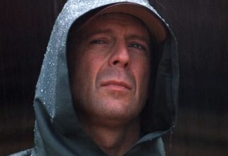 Bruce Willis causa confusão e é expulso de farmácia
