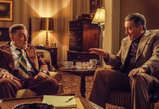 Jimmy Hoffa (Al Pacino) and Frank Sheeran (Robert De Niro) debate Hoffa’s next move. © 2019 Netlfix US, LLC. All rights reserved.