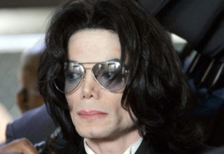 Filho caçula de Michael Jackson esconde grande mistério