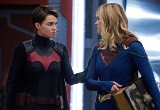 Crossover de Arrow, The Flash e Supergirl mostra como o Batman pode ser sombrio - ele matou [SPOILER]