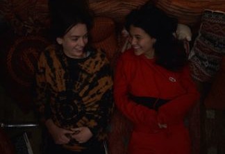 Netflix relembra história de amor de Casey e Izzie com vídeo fofo de Atypical