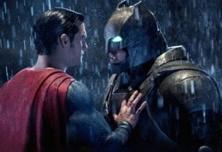 Troca-troca: Veja Ben Affleck com traje do Superman de Henry Cavill