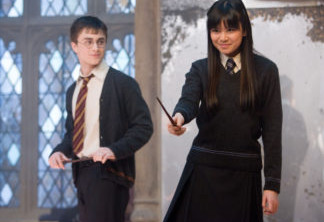 Atriz sumida de Harry Potter ressurge com visual bem diferente