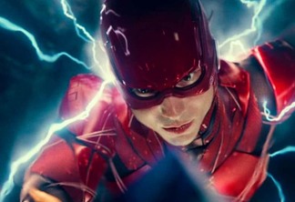 Ezra Miller como o The Flash