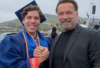 Filho de Schwarzenegger revela estreia no cinema e choca com semelhança