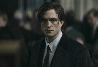 Robert Pattinson como Bruce Wayne