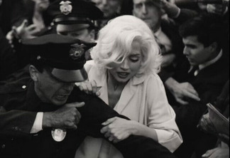 Ana de Armas como Marilyn Monroe no filme Blonde