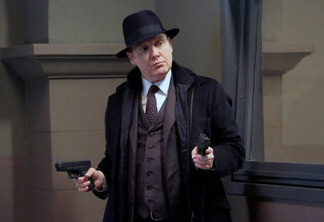 James Spader como Raymond 'Red' Reddington em Lista Negra (The Blacklist)
