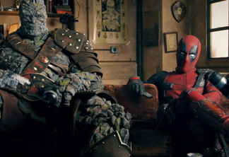 Deadpool e Korg durante comeerial promocional de Free Guy: Assumindo o controle.