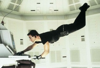 Tom Cruise em cena icônica de Missão Impossível