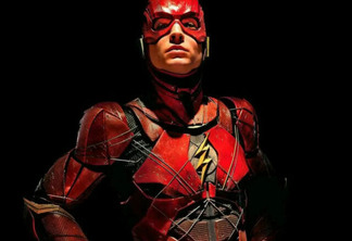 Ezra Miller como The Flash.
