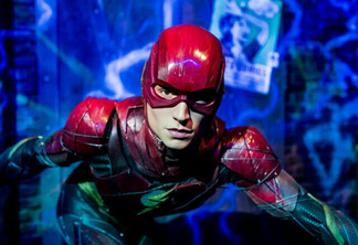 Ezra Miller é o Flash nos filmes da DC.