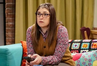 Mayim Bialik como Amy em The Big Bang Theory.