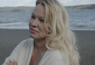 O documentário Pamela Anderson: Uma História de Amor está disponível na Netflix.