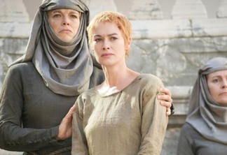 Hannah Waddingham (à esquerda) e Lena Headey (ao centro) em Game of Thrones