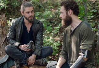 The Walking Dead | Showrunner revela se Aaron e Jesus são um casal