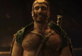 Brett Goldstein como Hércules em Thor: Amor e Trovão