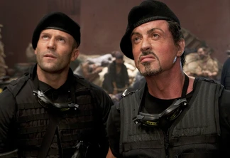 Jason Statham e Sylvester Stallone em Os Mercenários 4