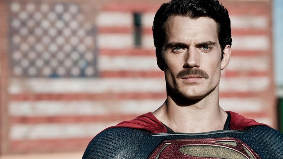Superman de bigode.