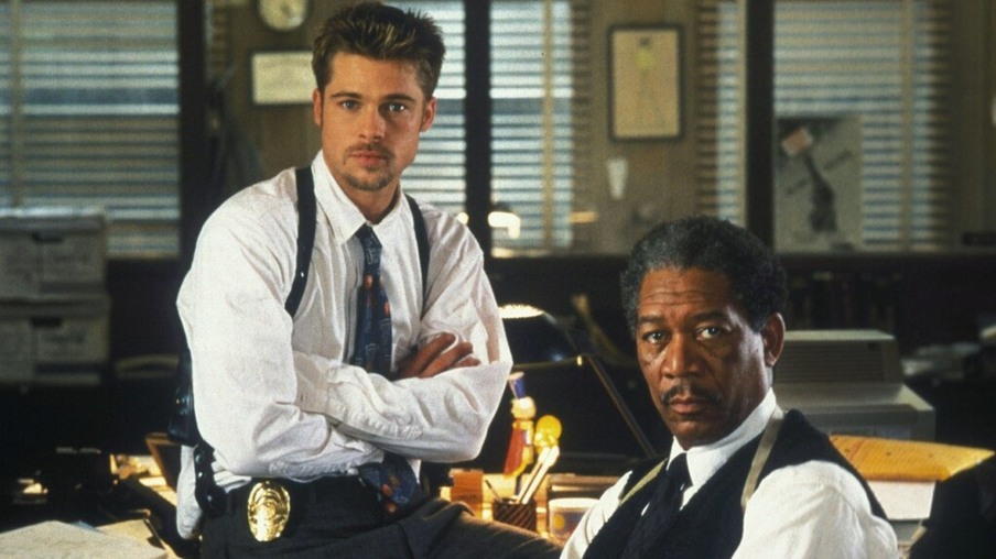 Brad Pitt e Morgan Freeman em Seven