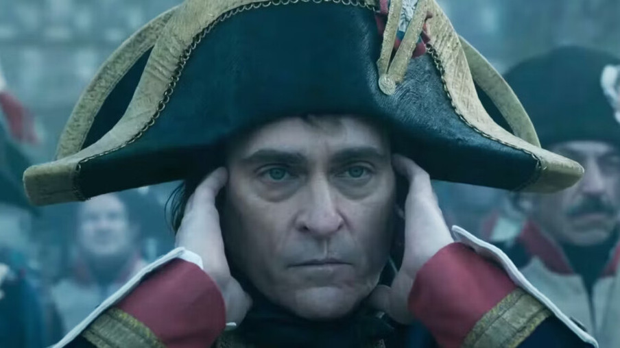 Joaquin Phoenix como Napoleão
