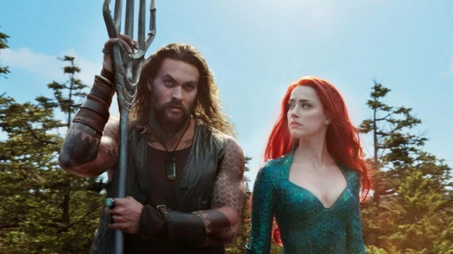 Jason Momoa e Amber Heard em Aquaman