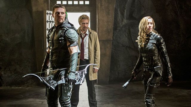 Arrow | Constantine se junta ao time do Arqueiro em fotos da 4ª temporada