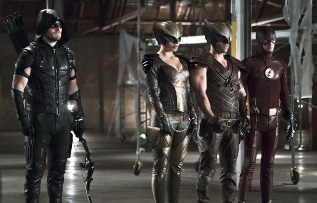 Arrow/Flash | Vandal Savage invade Star City e Mulher-Gavião voa no novo trailer de crossover