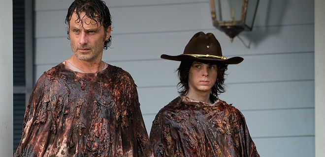 The Walking Dead retorna com mortes chocantes e protagonista desfigurado