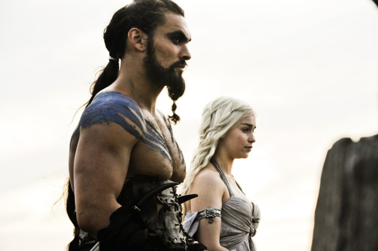 Khal Drogo (Jason Mamoa) e Daenerys Targaryen (Emilia Clarke)