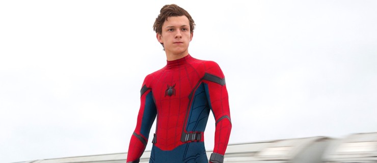 Tom Holland sobre uniforme do Homem-Aranha: “Não é confortável, mas faz me sentir um gângster”