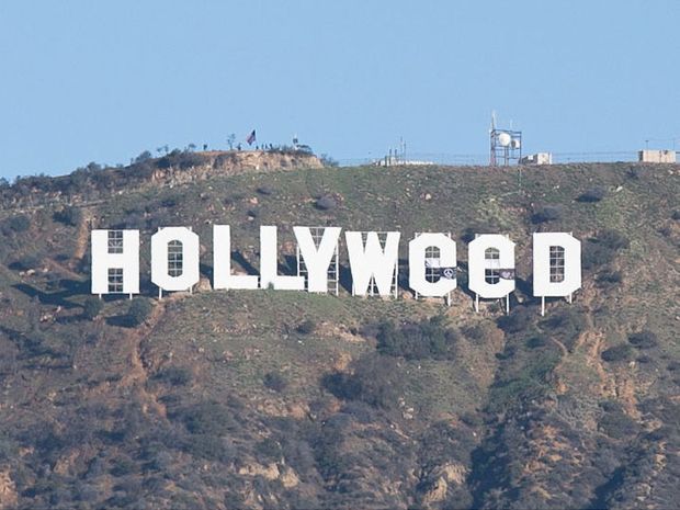 Letreiro de Hollywood alterado para Hollyweed