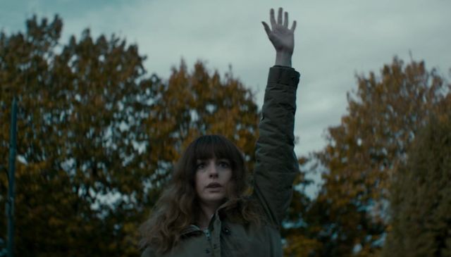 Colossal | Anne Hathaway controla monstro gigante no primeiro trailer