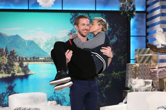Ellen DeGeneres no colo de Ryan Gosling