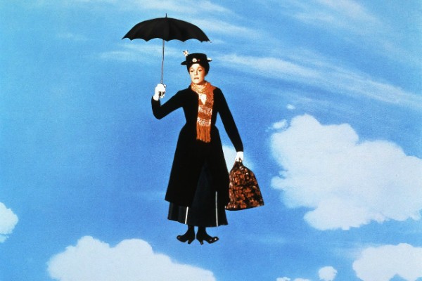 Mary Poppins | Julie Andrews revela que quase morreu durante a famosa cena do voo