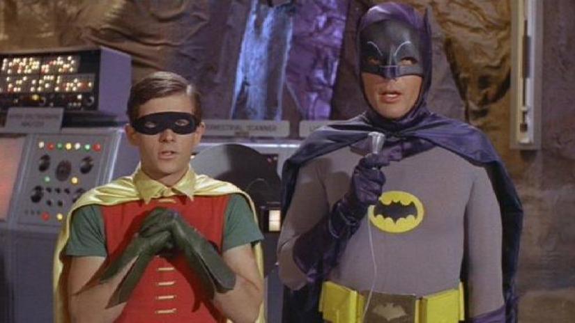 Ator da série Batman e Robin afirma que dupla se divertia muito com fãs:  “Eu não era casado”