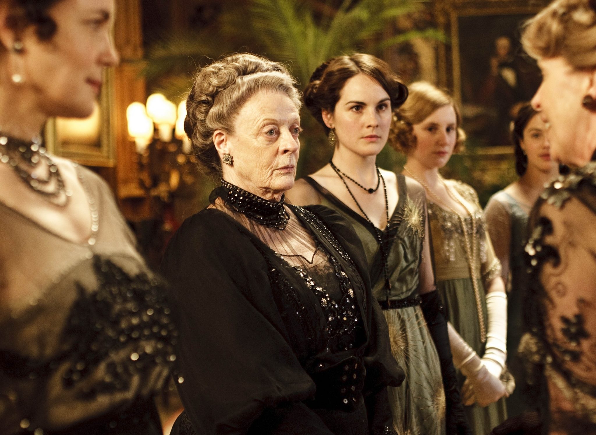 Pôster final junta todo o elenco do filme de Downton Abbey