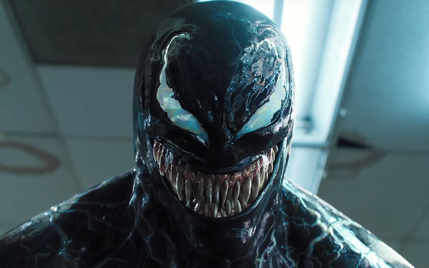 Venom | Tom Hardy devora toda a equipe da ESPN em novo vídeo viral