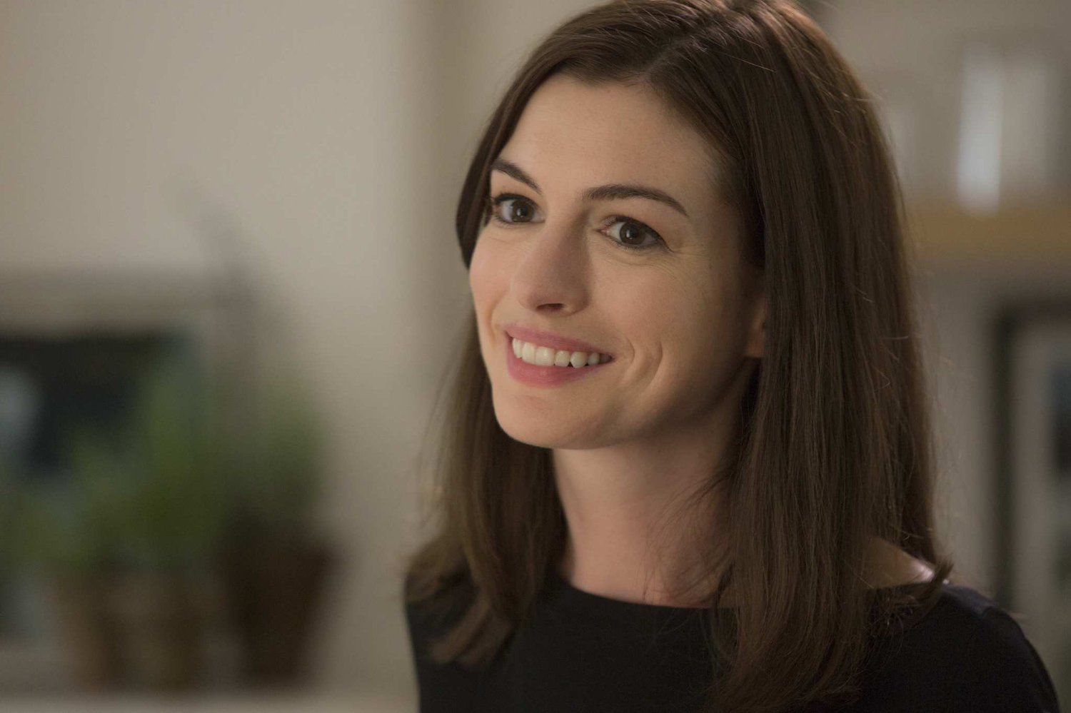 The Last Thing He Wanted | Anne Hathaway muda visual para thriller político