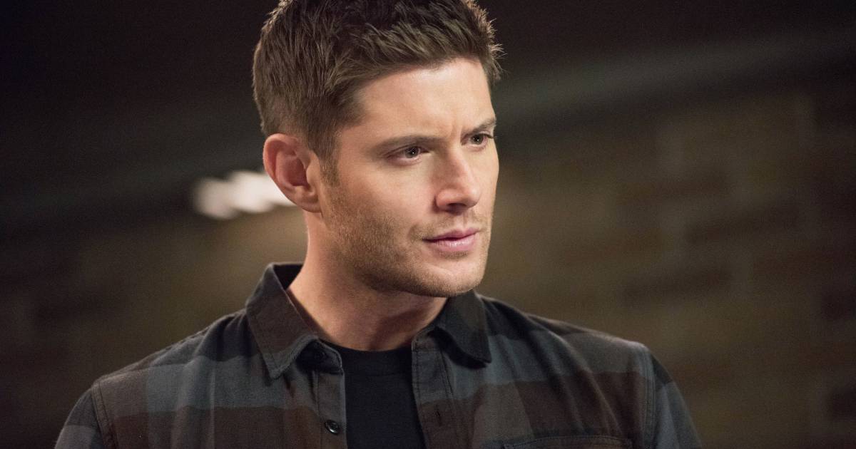 Jensen Ackles, astro de Supernatural, aparece com fantasia de Capuz Vermelho e anima fãs da DC