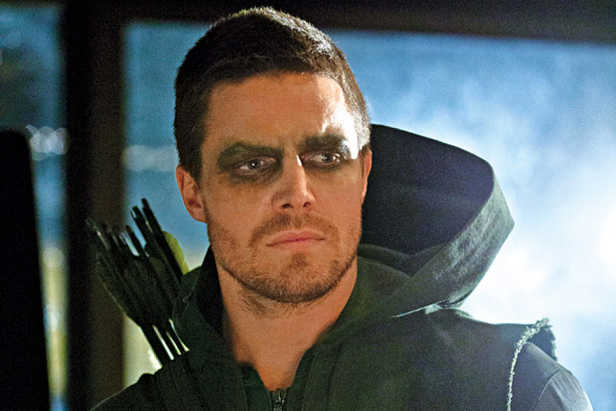 Arrow | Stephen Amell fala sobre quanto tempo Oliver ficará preso na série